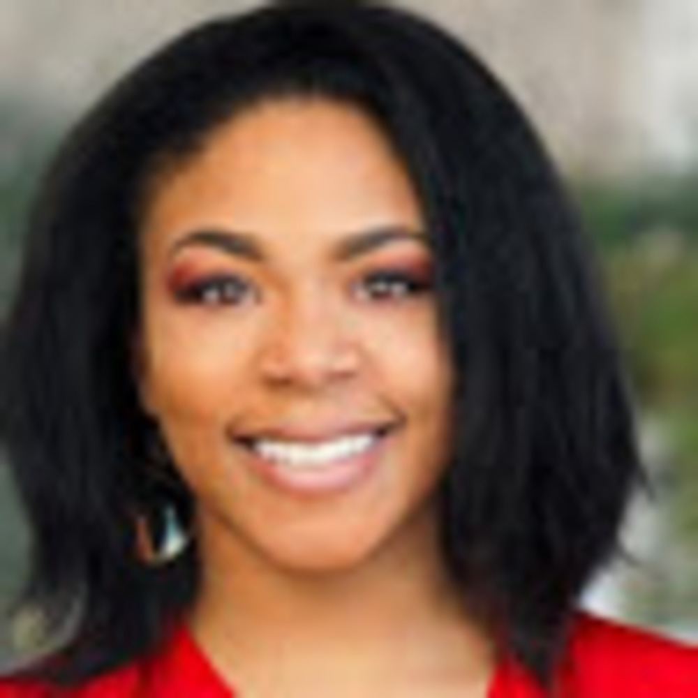 Meet your Posher, Adrienne